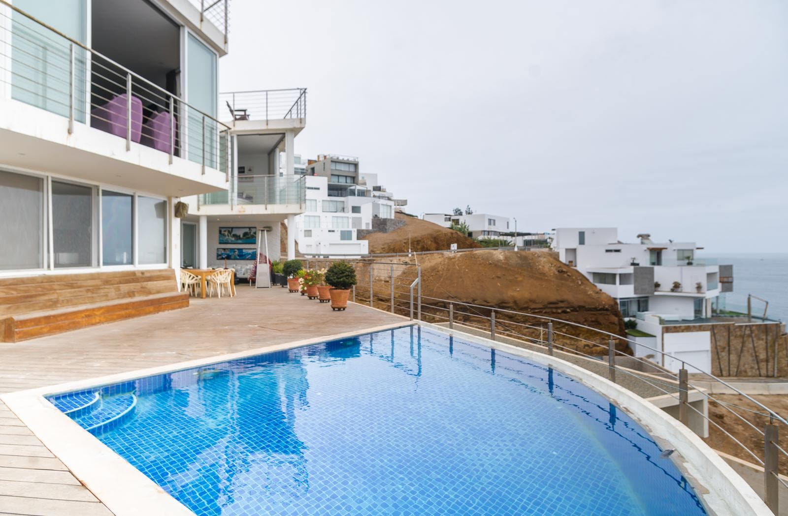 MARAVILLOSA CASA DE PLAYA EN VENTA EN CLUB NAÚTICO POSEIDON - 1