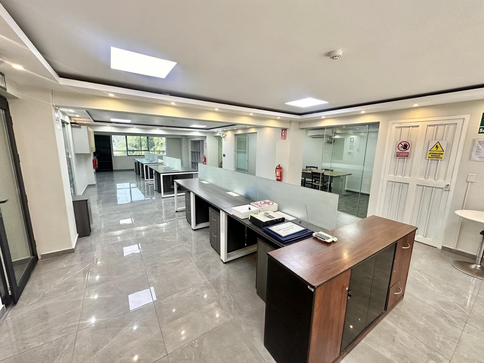 Alquiler Oficina 192 m2 en Lince límite con San Isidro, acceso rápido a avenidas principales - 1