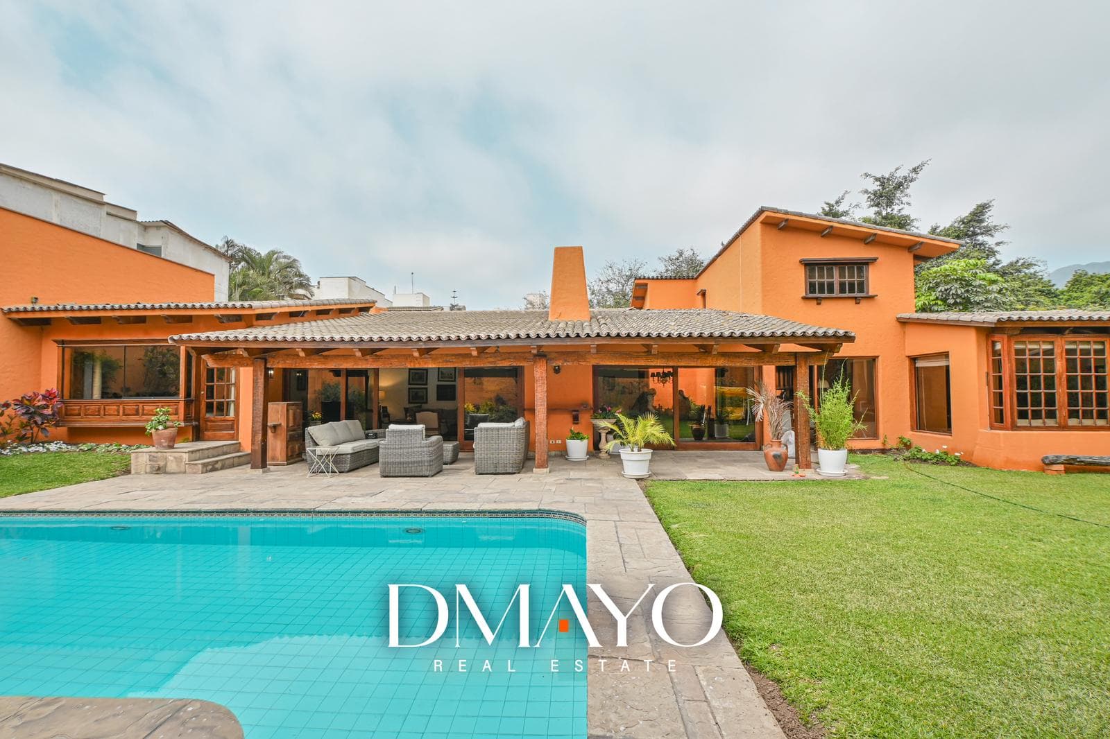 Oportunidad única por tiempo limitado Casa terreno en Chacarilla a tan solo $1,500 el m2 - 1