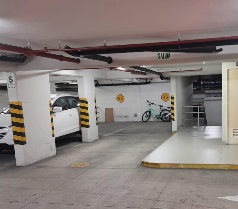 Estacionamiento en Miraflores - 1