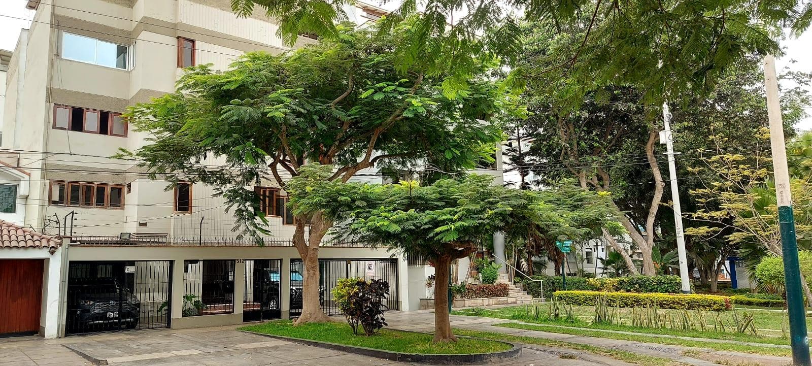 Departamento en Venta Jr. Condoroma Higuereta - 1