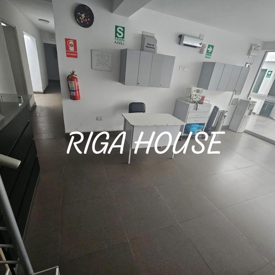 VENTA LOCAL COMERCIAL EN SURCO - 1