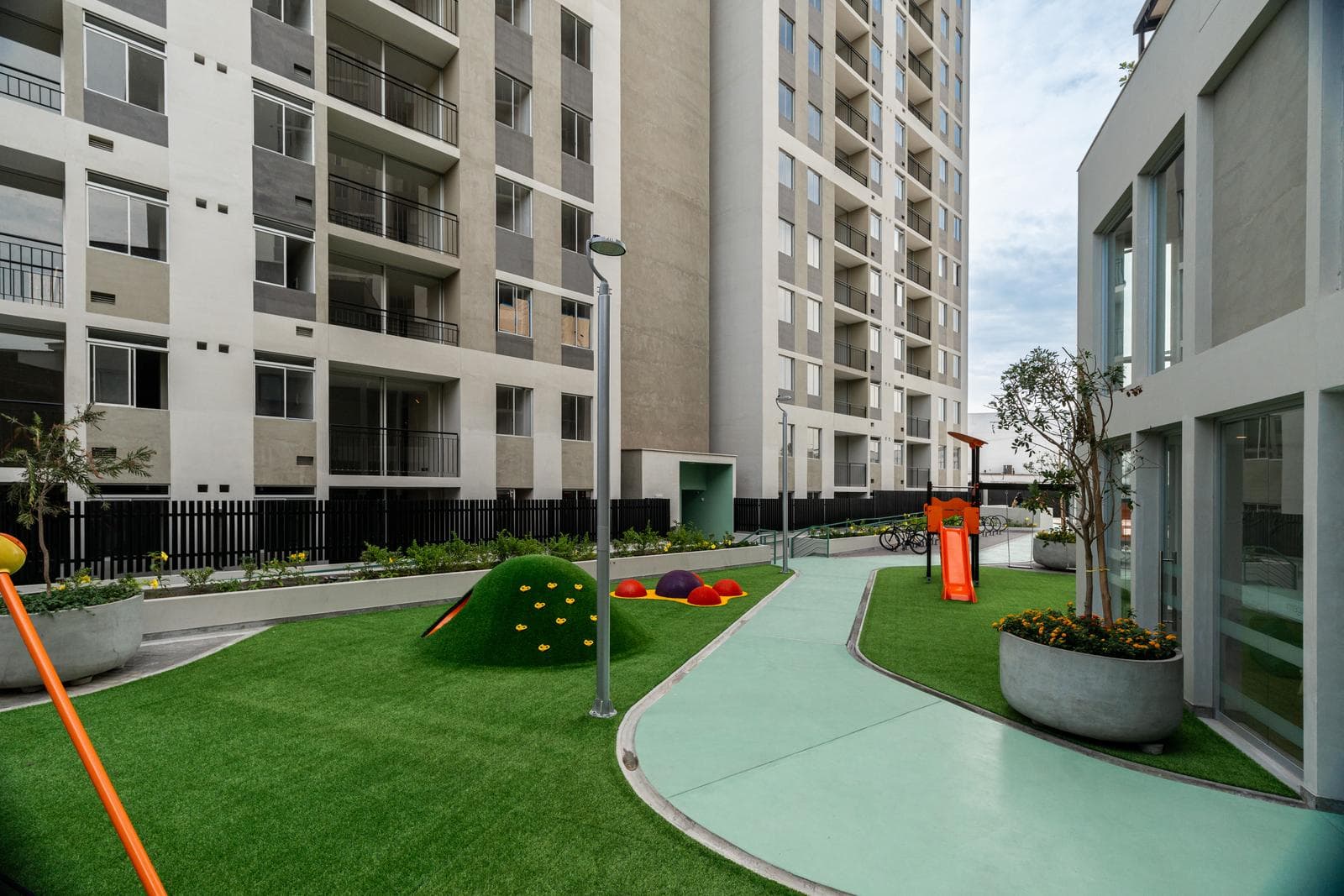 ¡Departamentos Familiares de 2 y 3 Dormitorios en Cercado de Lima! - 1