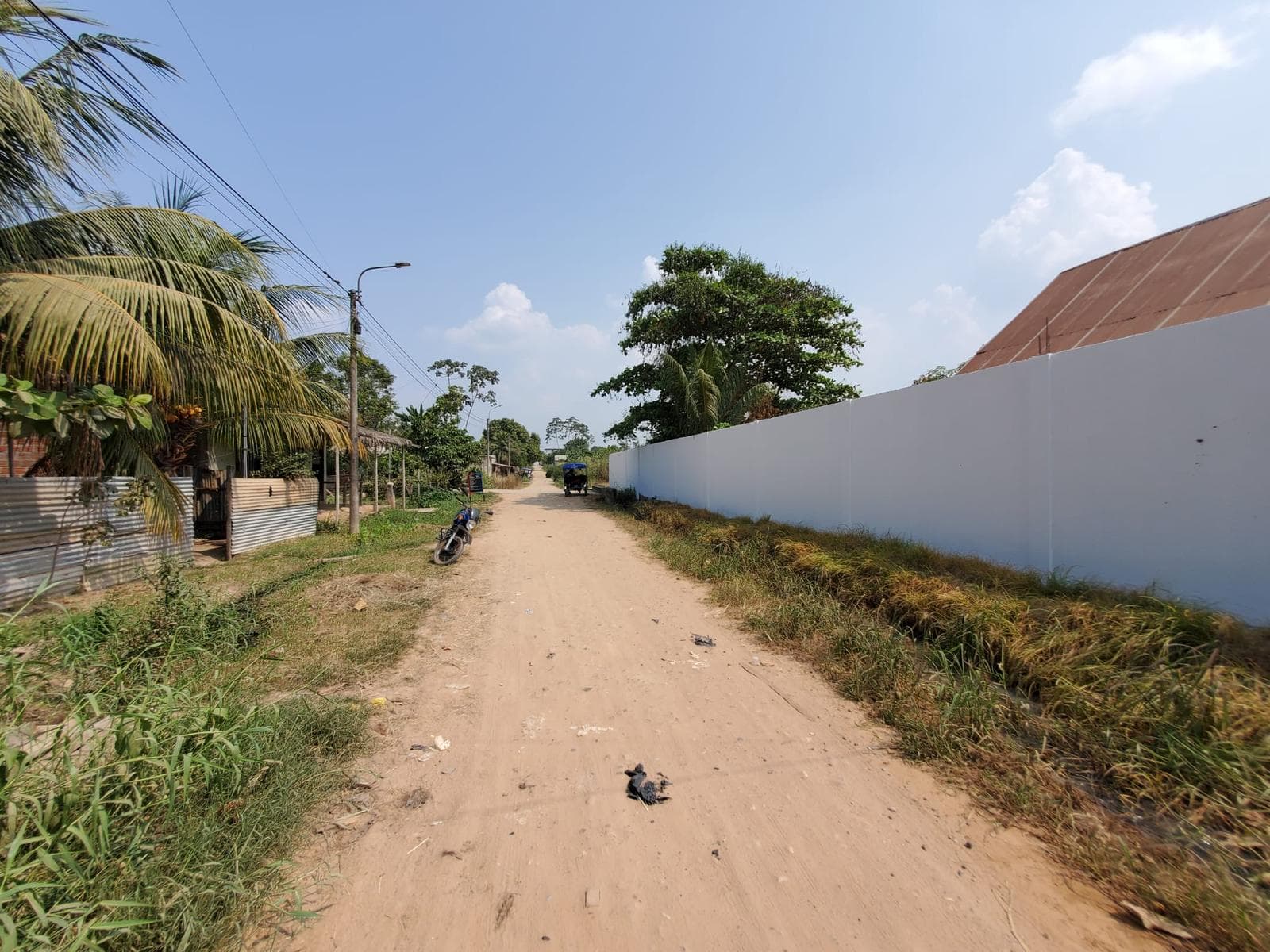 Venta terreno y/o local 1940m2 cerca al aeropuerto en Yarinacocha Pucallpa - 1