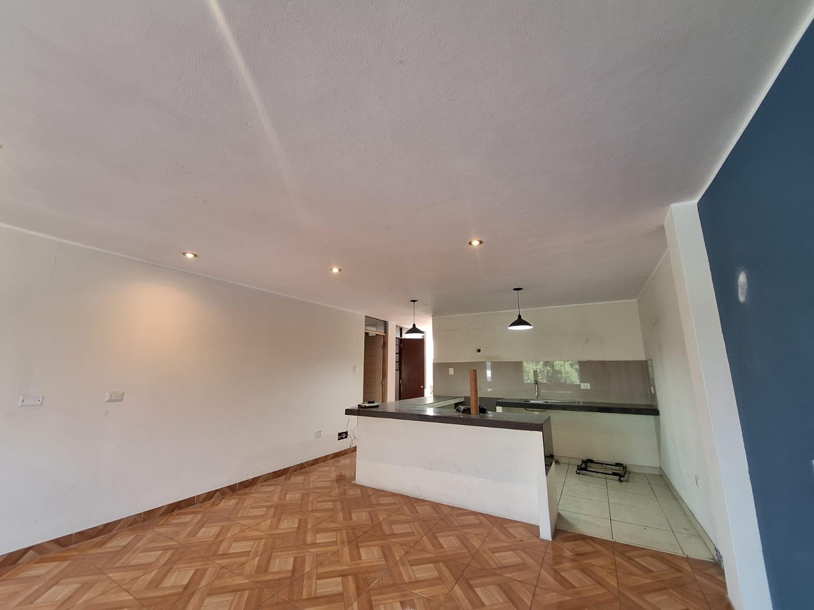 Amplia casa en Comas - 1