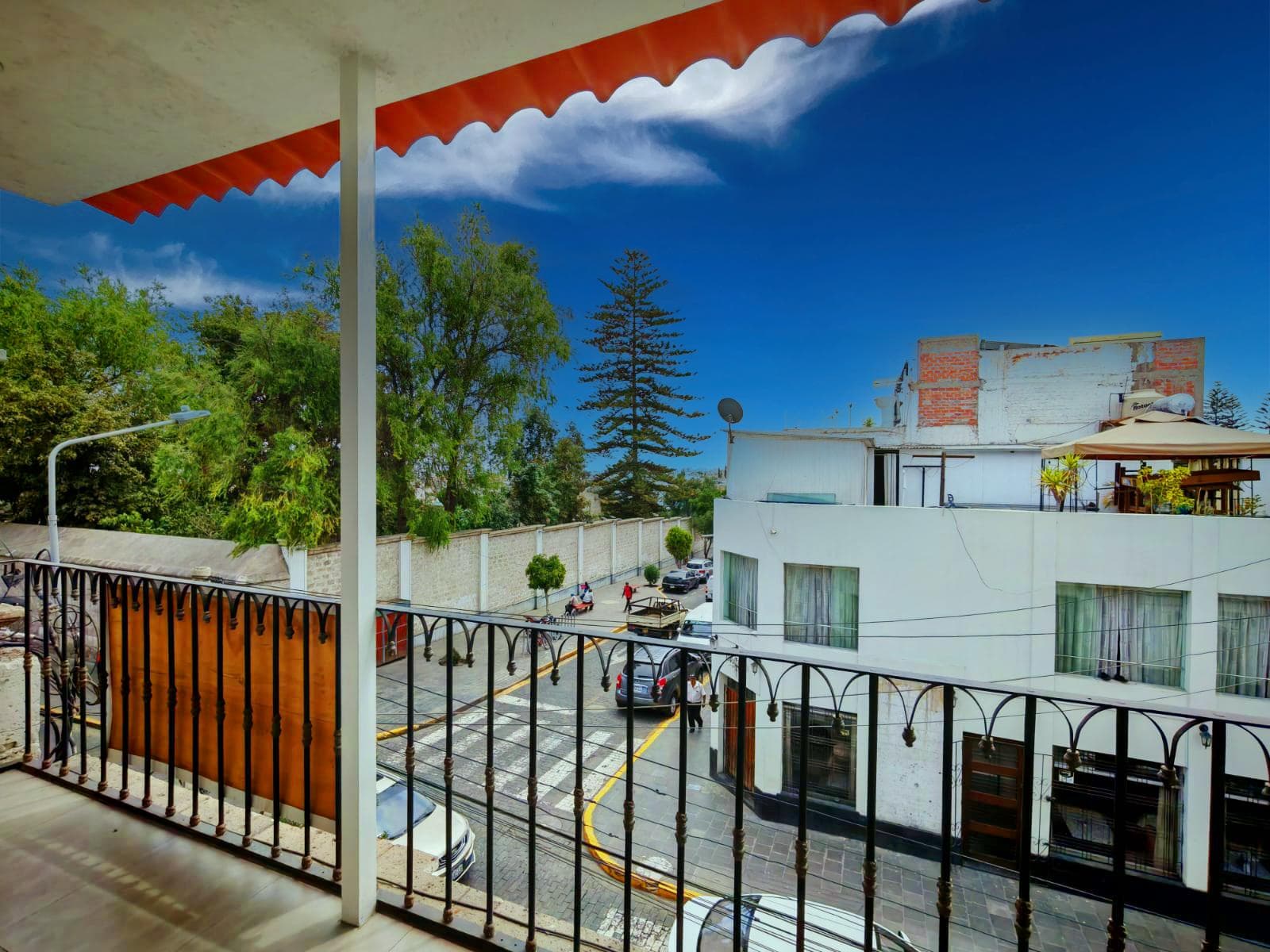 UBICACIÓN INMEJORABLE EN EL CORAZÓN DE AREQUIPA - 1