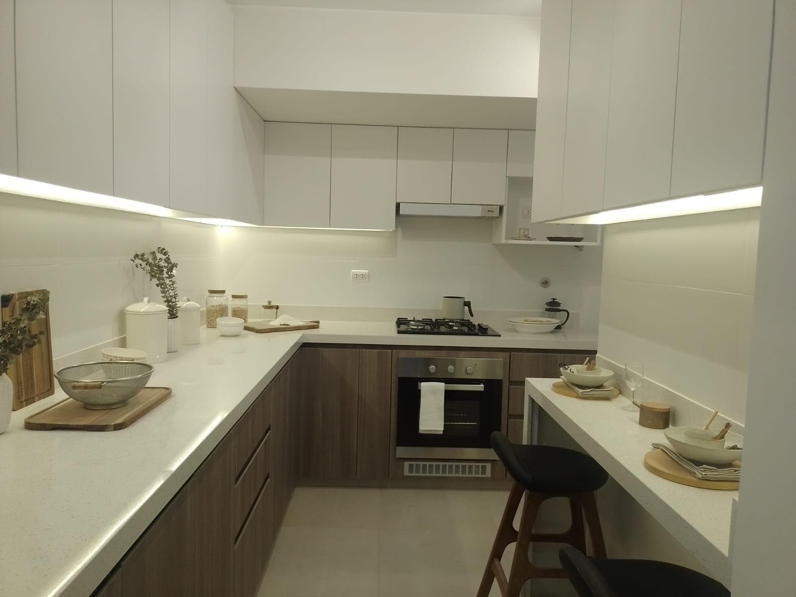 VENDO DUPLEX EN TAMBO DE MONTERRICO DE ESTRENO- ENTREGA INMEDIATA. - 1