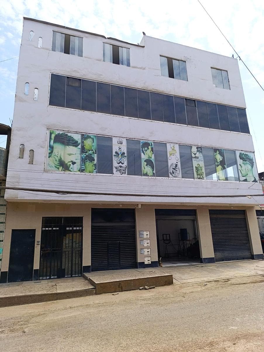 Alquiler Casa Comercial En Plena Avenida Principal en Carabayllo - 1