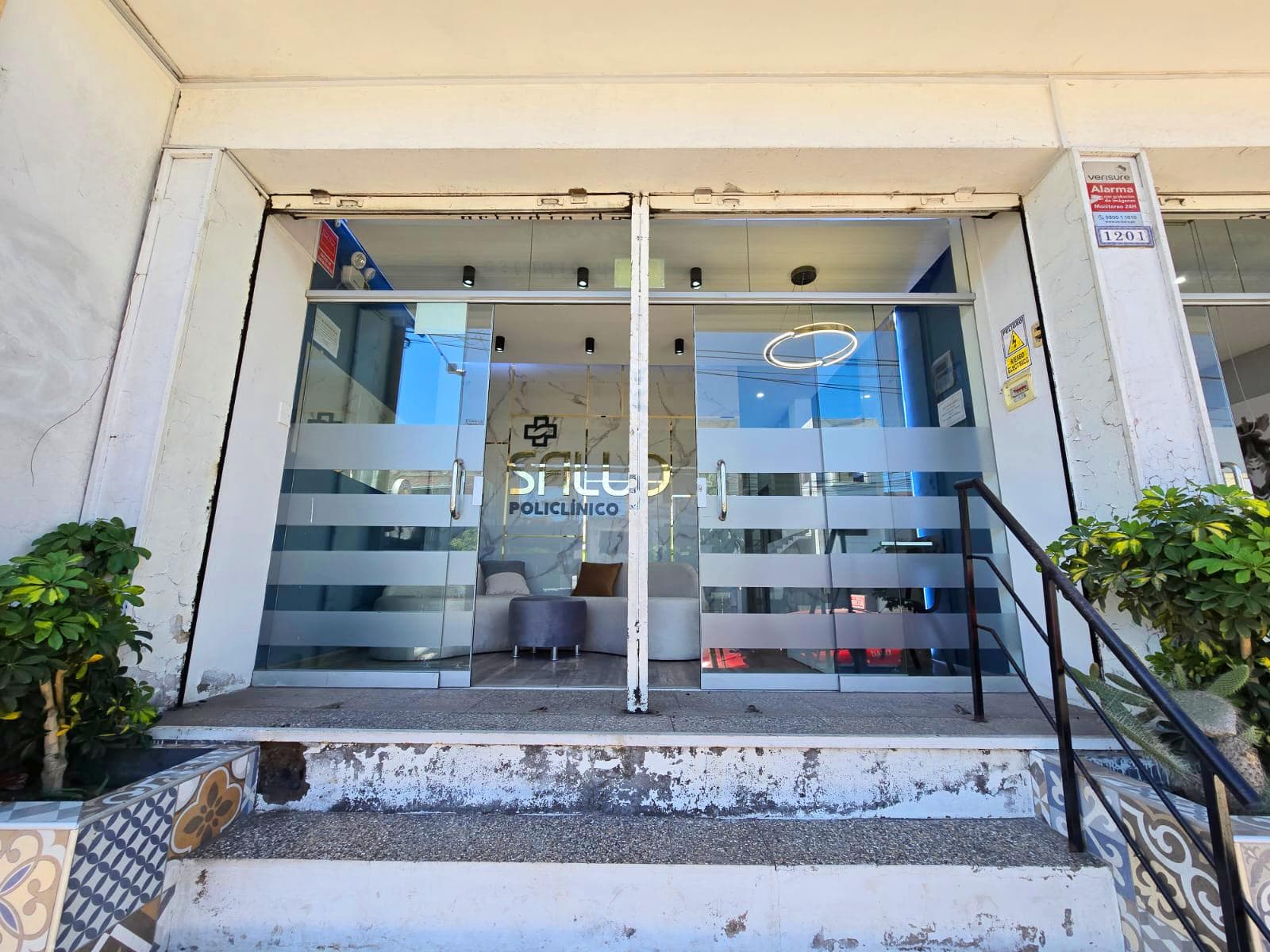 ALQUILA POLICLÍNICO OPERATIVO CERCA DEL HOSPITAL ESCOMEL - 1