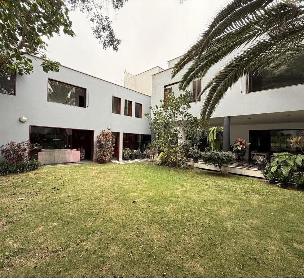 Hermosa casa en venta en la mejor zona de San Isidro - 1