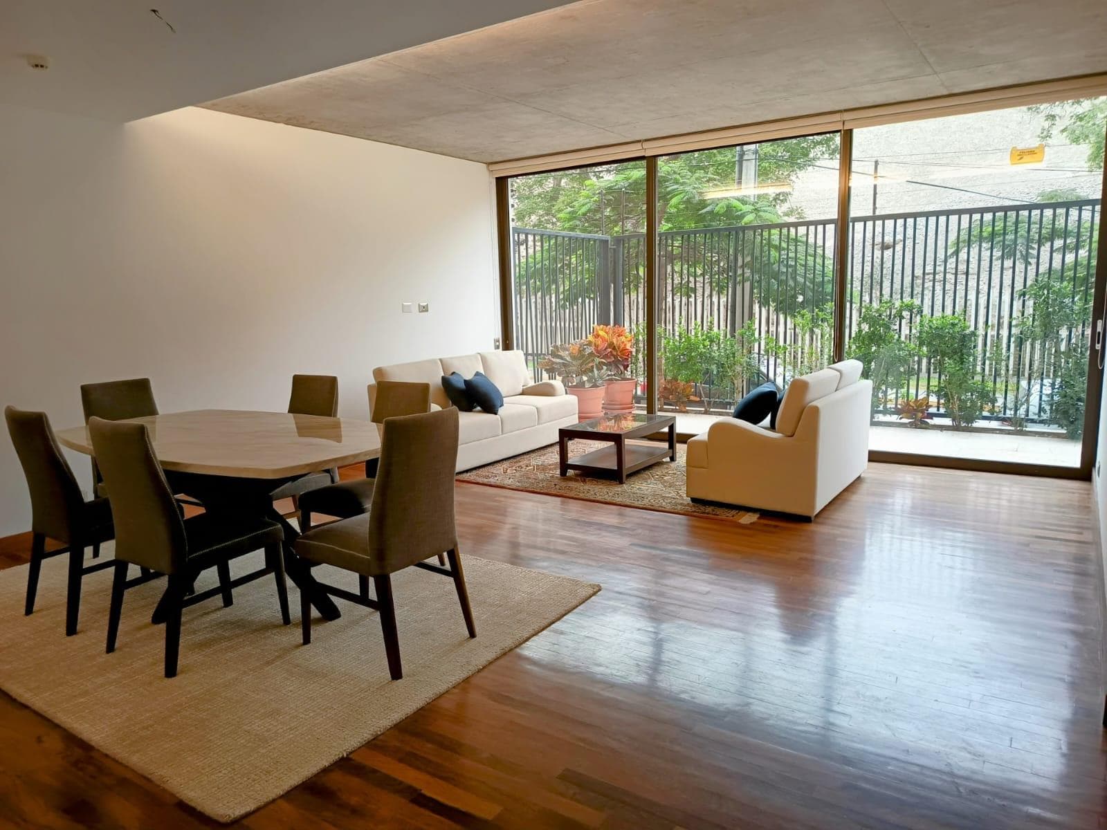 Alquiler de lindo dúplex A1 en primer piso en Miraflores! - 1