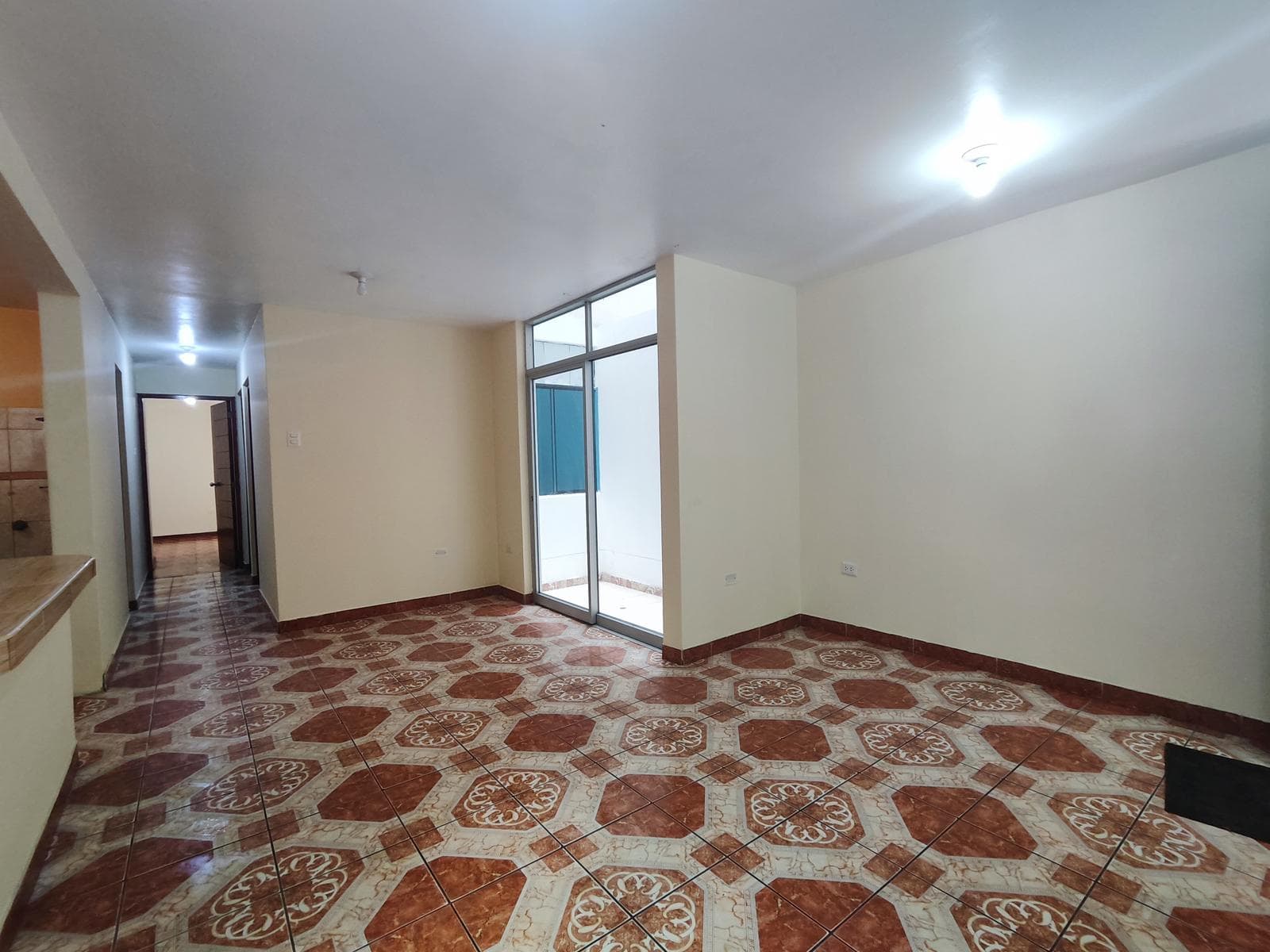 Departamento en primer piso y residencial privado en Jr. Emancipación - 1