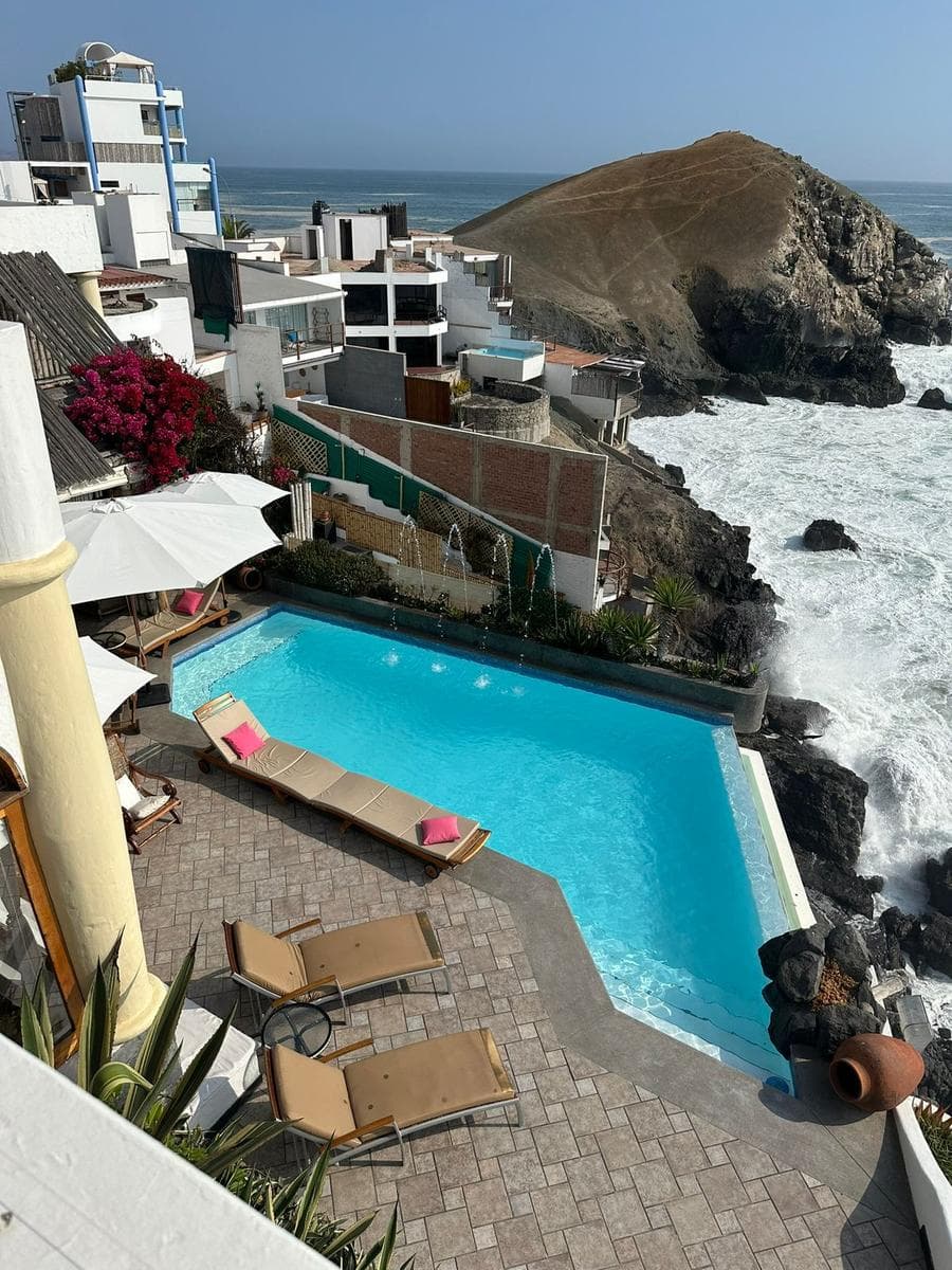 Casa De Playa De Lujo En Punta Negra Una Joya En Una Peña Con Vista Infinita Al Mar - 1