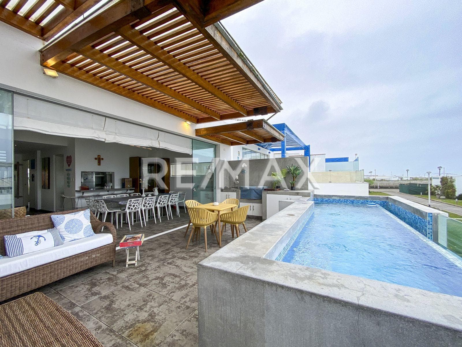 ¡Venta De Espectacular Casa De Playa En Las Arenas C-04 (Tercera Fila) – Asia! - 1