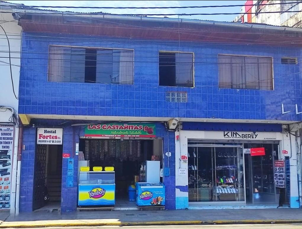 Venta De Hospedaje + 2 Locales Comerciales ubicado a 2 cdras. de La Plaza Mayor de Iquitos - 1