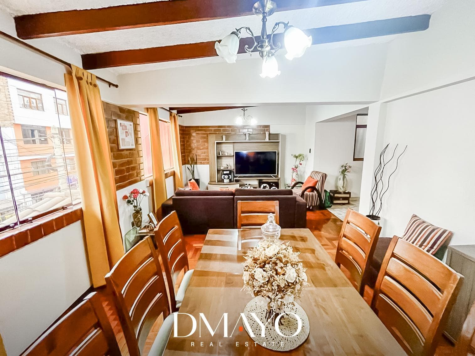 Venta Departamento - San Juan de Miraflores. 250m2 totales. 5 Dormitorios. 3er piso sin ascensor. - 1