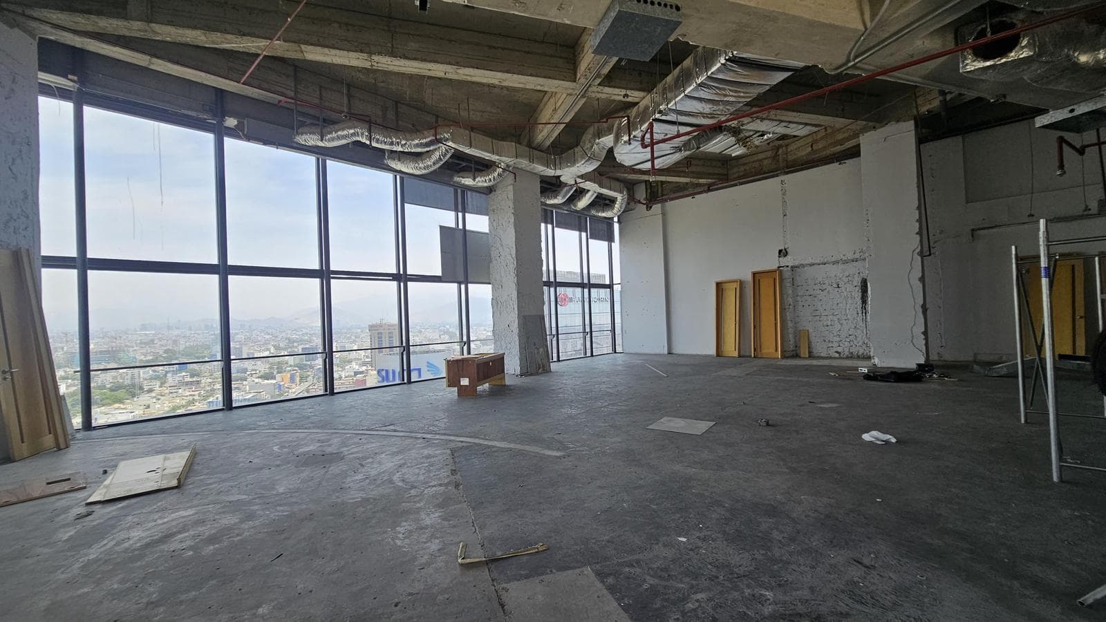 OFICINA EN GRIS - ALQUILER - DISPONIBILIDAD INMEDIATA - CENTRO FINANCIERO - 1