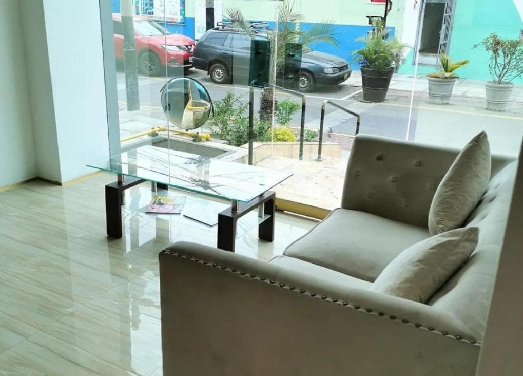 Venta Hotel 3 estrellas operativo en venta en el corazón de MIRAFLORES - 1