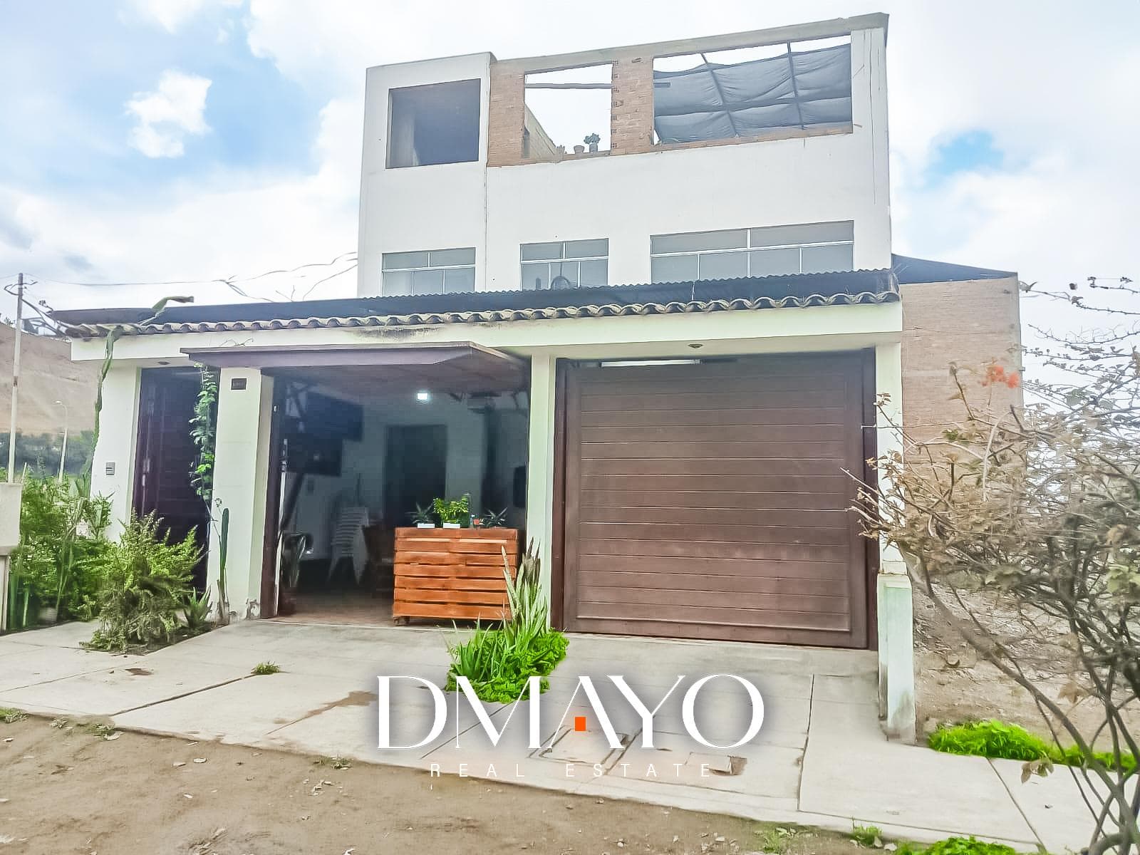 Venta de Casa y Restaurante en Pachacamac - 1