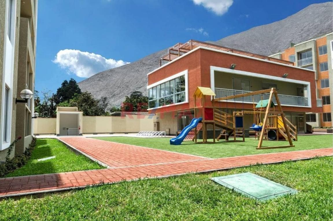 Hermoso Departamento Semi Amoblado - 1