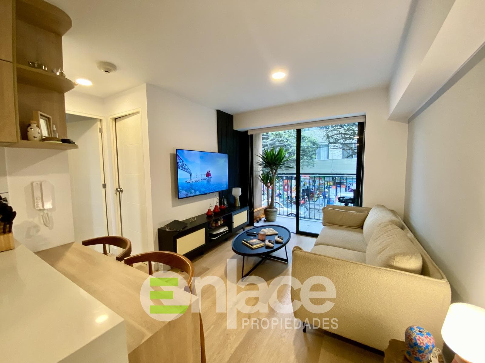 Venta de departamento en Miraflores (a pasos de Av. La Mar cuadra 12) - 1