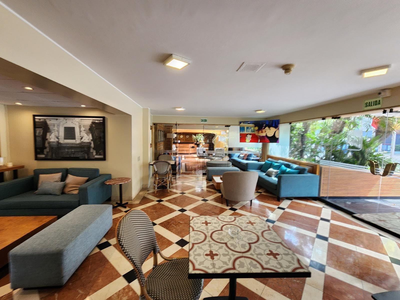 Hotel en venta en San Isidro - 1