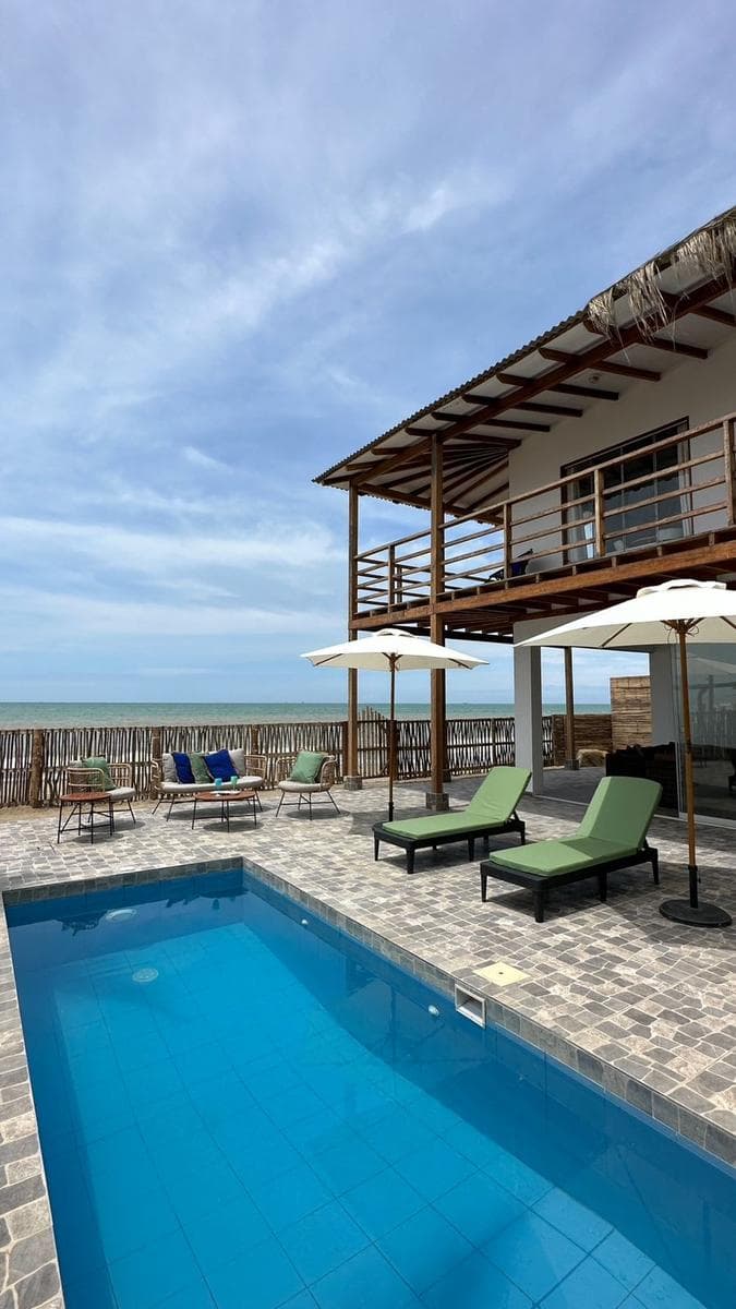 VENTA CASA/HOTEL FRENTE AL MAR EN ZORRITOS - TUMBES - 1