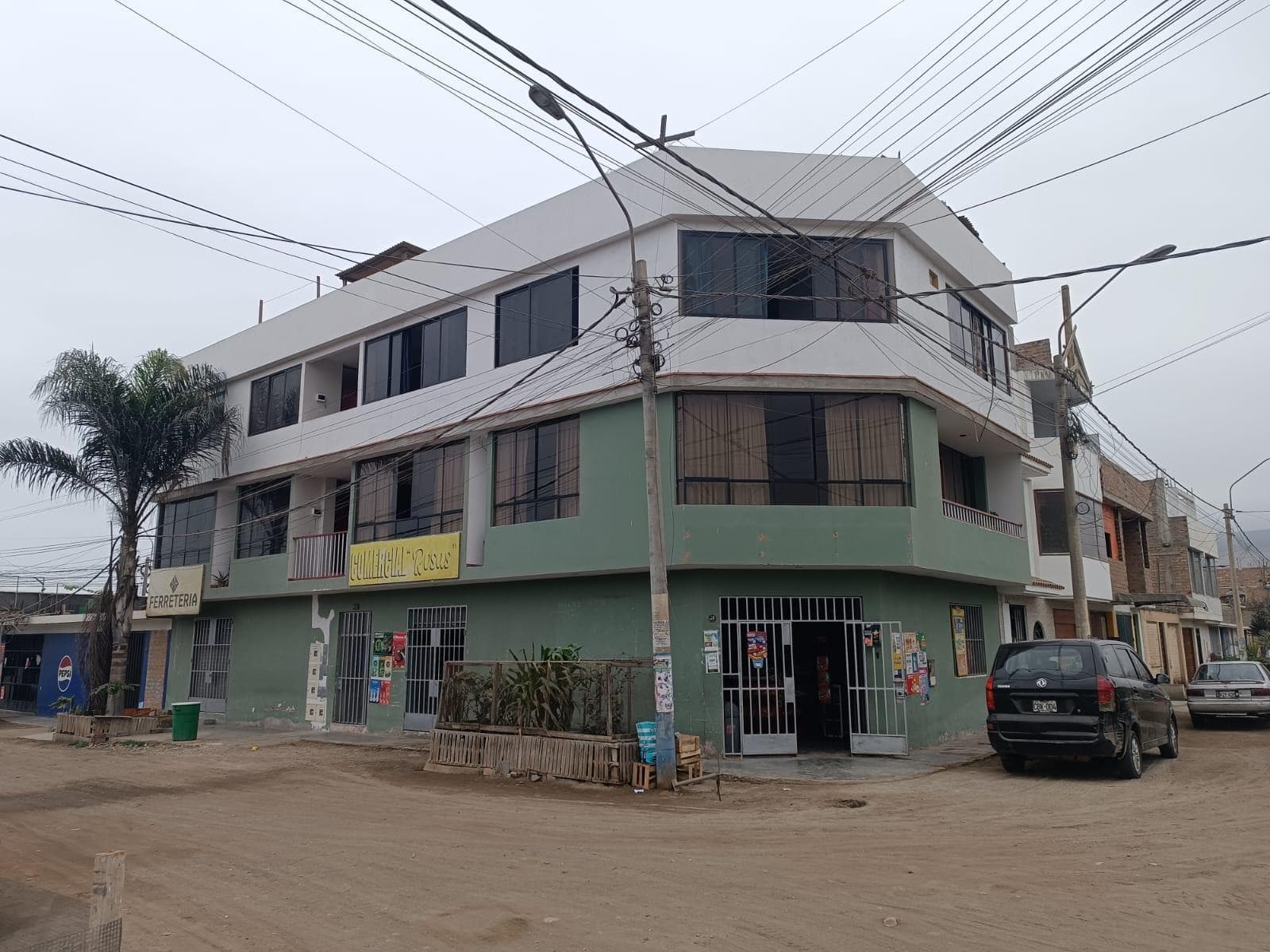 Linda casa comercial en zona centrica de Ancon - 1