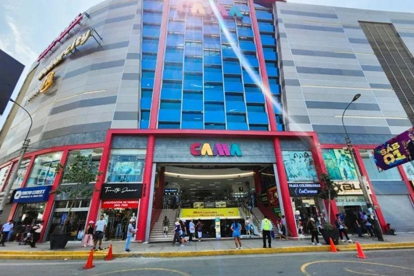 ¡Haga Realidad Su Negocio Soñado! Local En Venta En El Corazón De Gamarra - 1