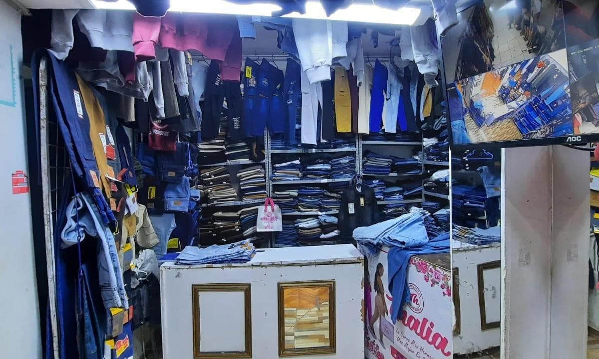 LA VICTORIA, VENDO LOCAL COMERCIAL, A UNA CUADRA DEL PARQUE CANEPA - 1