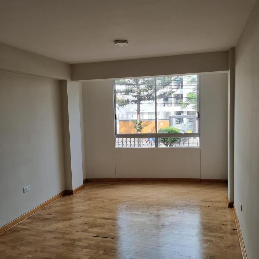 SAN MIGUEL VENTA BONITO DEPARTAMENTO DE 72 M2 MUY BIEN UBICADO EN LA AV RAZURI - 1