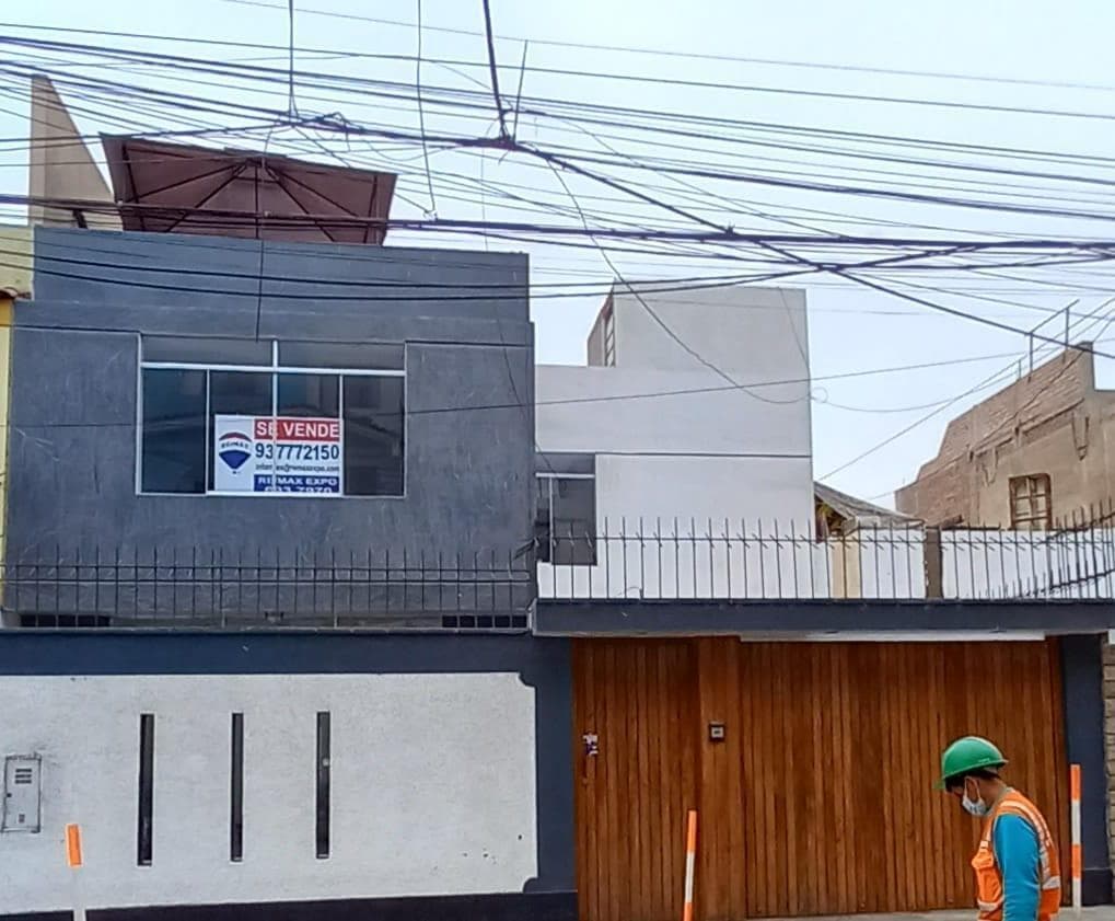 VENDO CASA HABILITADA PARA CONSULTORIOS MEDICOS , CLINICA Y/O Instituto - 1