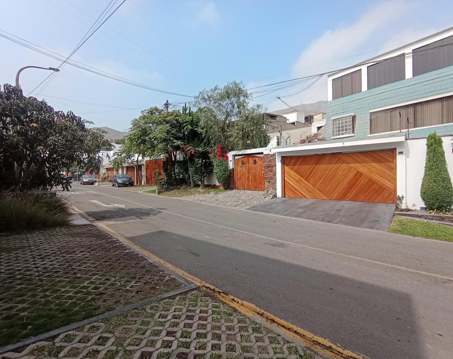 VENDO CASA SURCO EXCELENTE UBICACION 200 M2 - 1