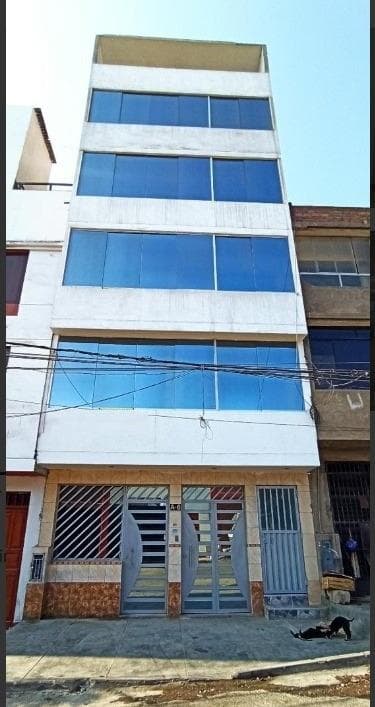 VENTA DE EDIFICIO COMERCIAL - 1