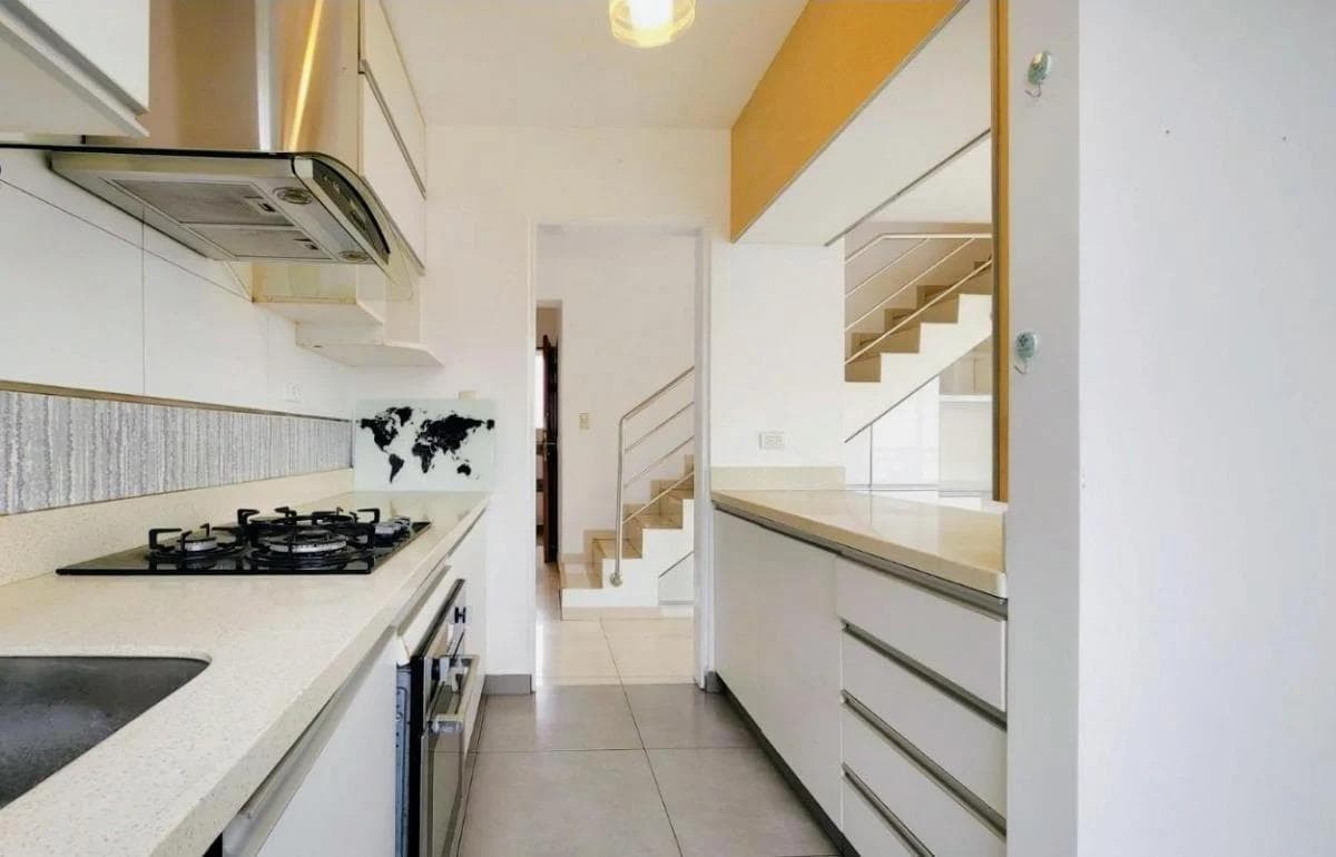 TRIPLEX EN VENTA EN ZONA SEGURA DE LOS OLIVOS - 1