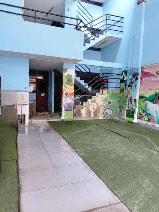 VENTA DE LOCAL COMERCIAL CON POTENCIAL ESTRATEGICO EN VILLA EL SALVADOR - 1