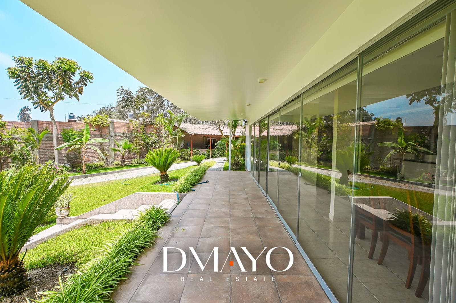 Venta Casa y Terreno con Piscina 1850 m2, Moderna, De Lujo - Pachacamac - 1