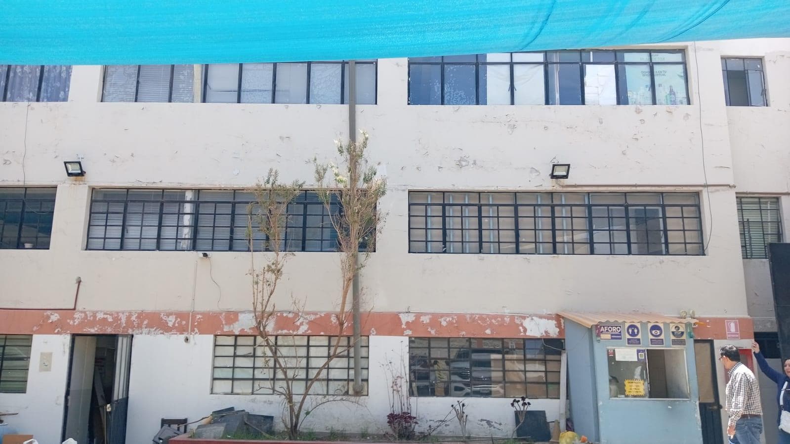 VENTA DE LOCAL DE 892 M2 EN CERCADO DE AREQUIPA - 1