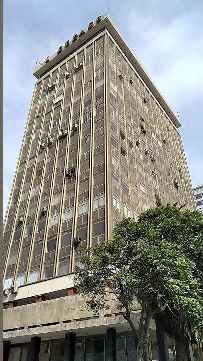 VENDO BELLA OFICINA DE 77 MT2, 3ER PISO, EDIFICIO DORADO, AV. AREQUIPA 2450 - 1