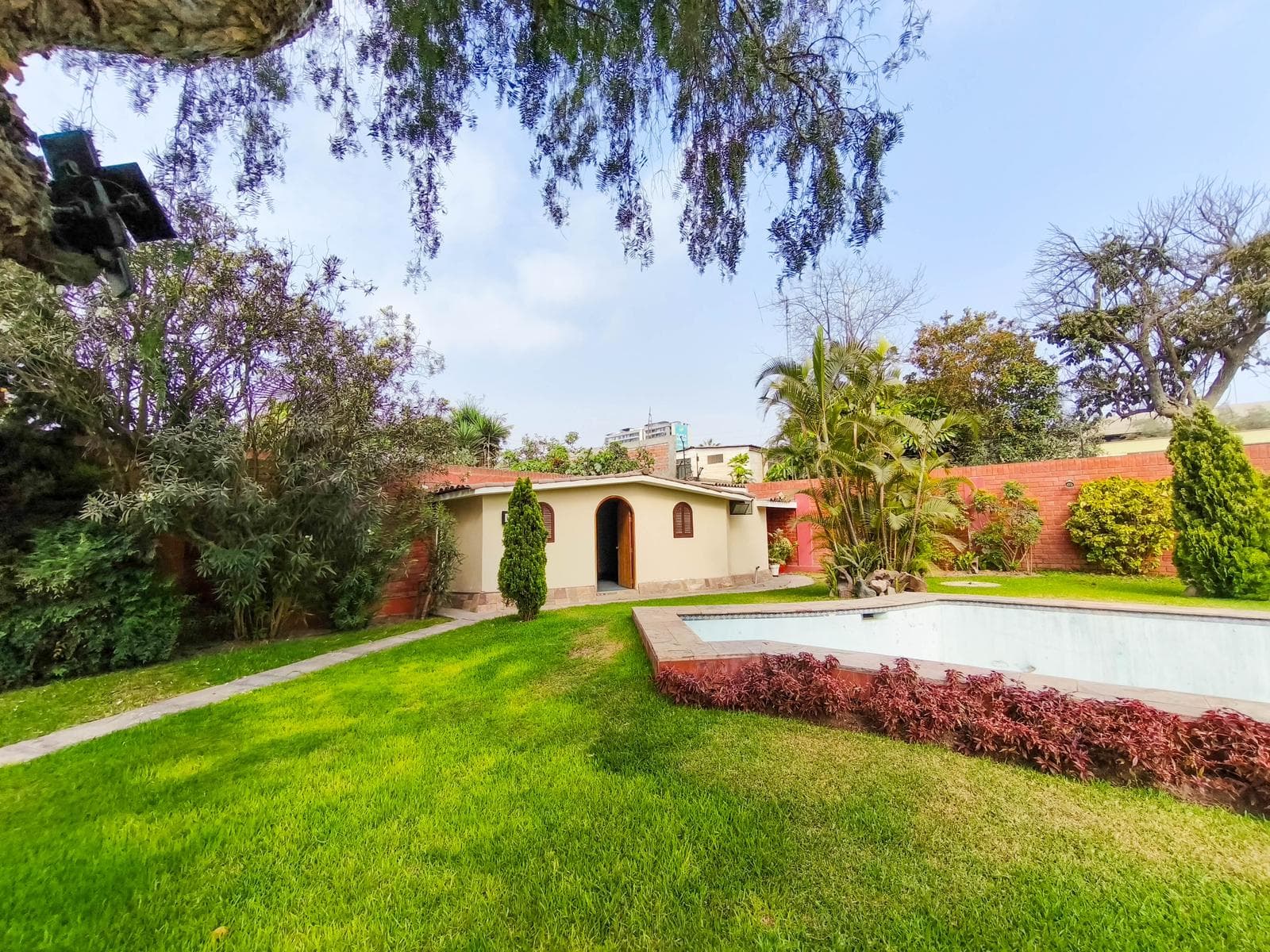 VENTA DE CASA EN CAMACHO LA MOLINA - 1