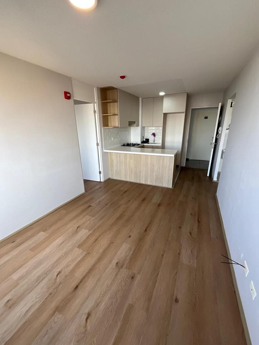 VENDO DEPARTAMENTO CON 2 DORMITRORIOS Y CISTA PARCIAL AL MAR EN LA PERLA, CALLAO - 1