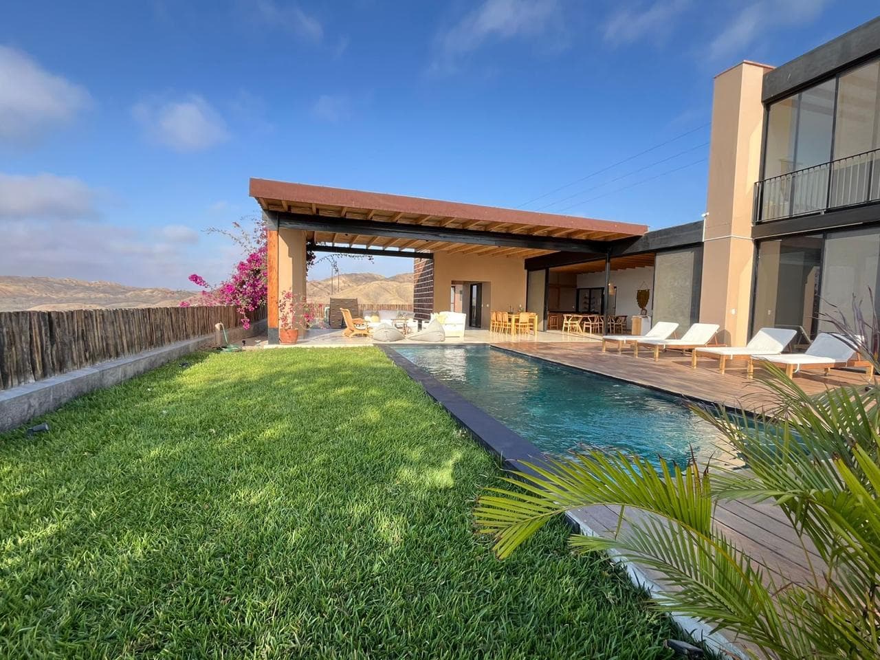 Casa en venta en Condominio con piscina y excelente vista - 1