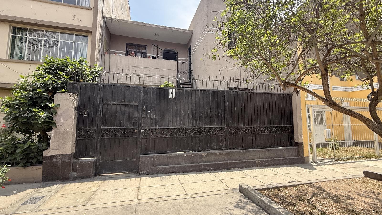 Venta De Casa Como Terreno Ideal Para Proyecto Inmobiliario Entre Av. Arequipa Y Av. Javier Prado - 1