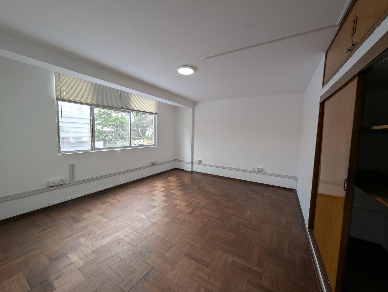 OFICINA MIRAFLORES – SANTA CRUZ | 160 M2 | INGRESO INDEPENDIENTE | A PASOS DE AV. EL EJÉRCITO - 1