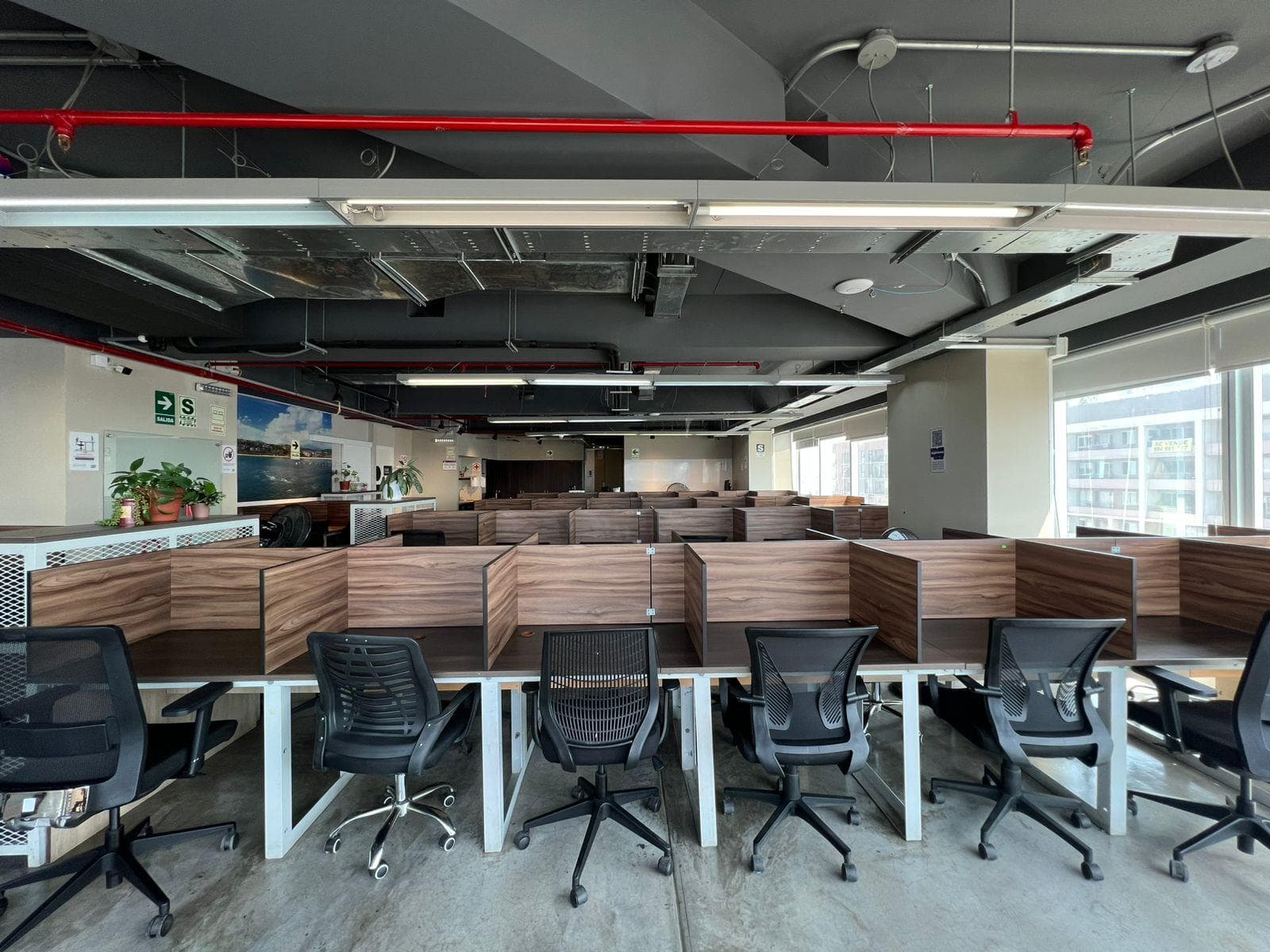 Oficina en zona top en Surquillo - 1