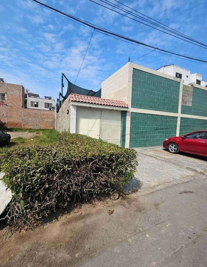 COLEGIO EN VENTA – LOS CEDROS DE VILLA, CHORRILLOS (LIMA) - 1