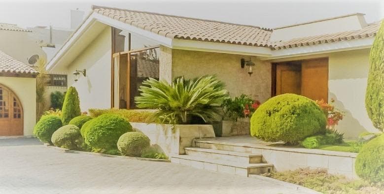 Vendo Hermosa Casa Flat en Condominio en Calle Las Verónicas N 1, Urb. Monterrico, Surco - 1