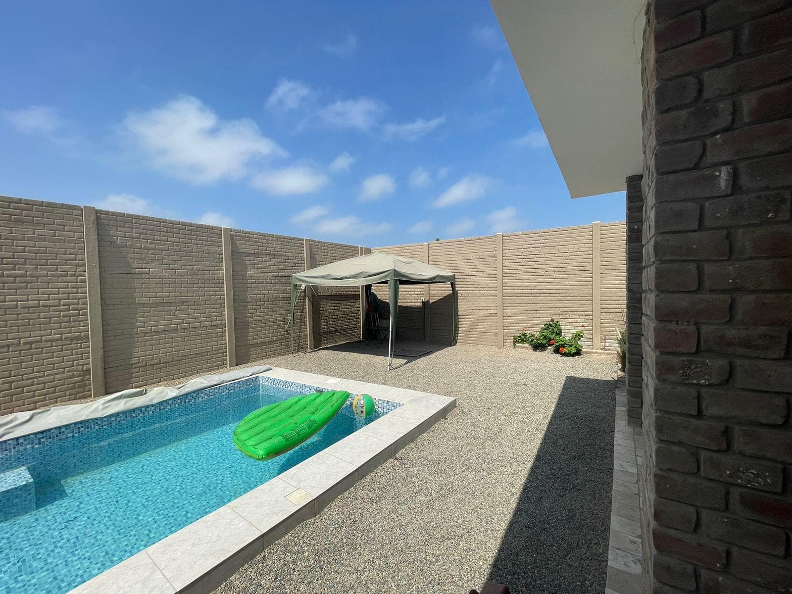 HERMOSA CASA EN CONDOMINO EN ICA (609-1120-1) - 1