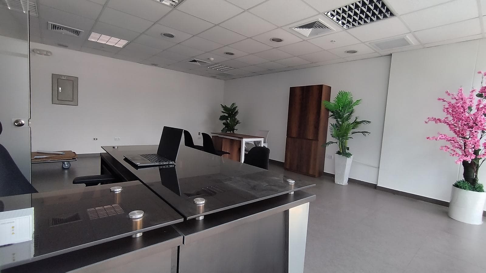 Oficina a la Venta en San Isidro - 1