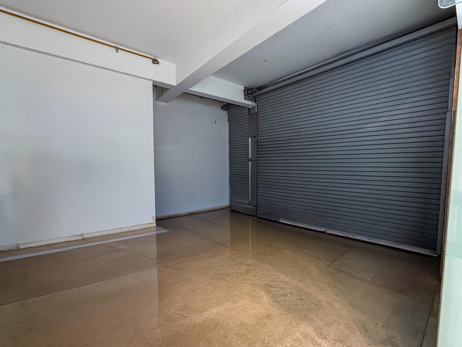 Alquilo local Comercial en primer piso - Los Olivos frente a la UCV - 1